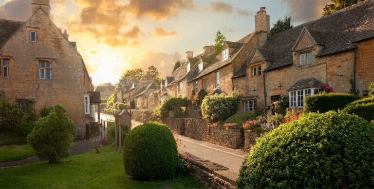 Exploring the Enchanting Beauty of the Cotswolds: A Perfect Holiday Destination