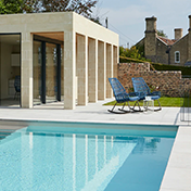 Holiday cottages with swimming pools
